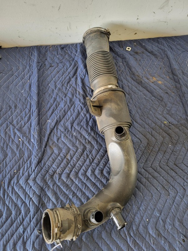 Used Oem Jaguar Engine Air Intake Duct Hose Tube 2017-2020 F-Pace 30T 2.0L AWD