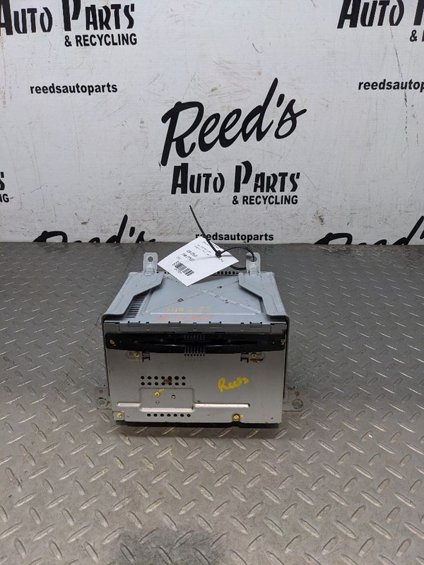 Audio Equipment Radio Receiver AM-FM-CD-MP3 Fits 11-12 TAURUS 1173618