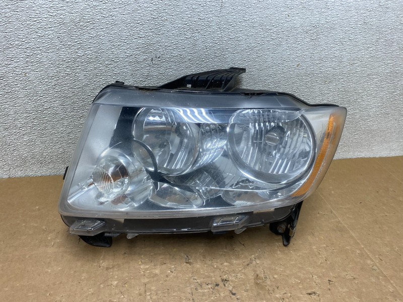 2011 to 2013 Jeep Grand Cherokee Halogen Left Driver Lh Headlight Oem V5534 DW