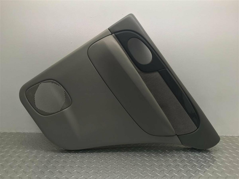 2002 GMC ENVOY DRIVER PANEL GREY SLE OEM 15094770