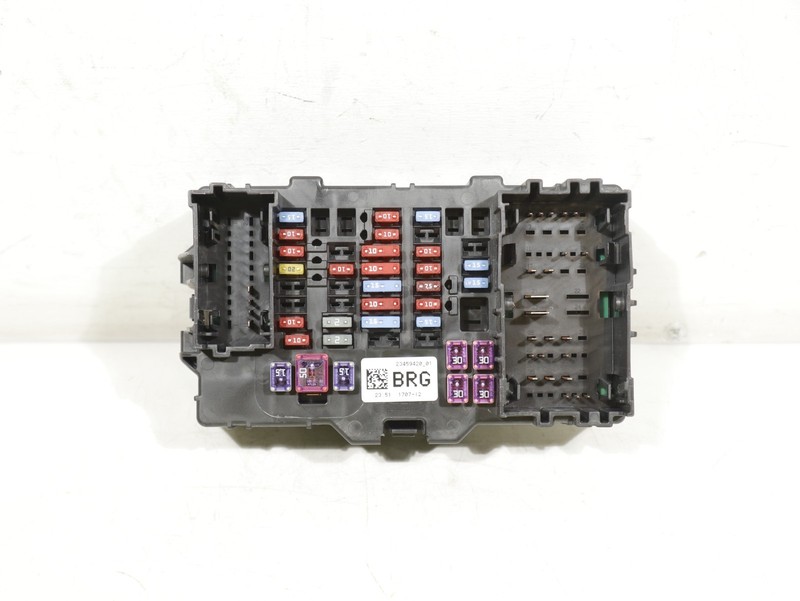 14-18 CHEVY Silverado / GMC Sierra 1500 LEFT Dash Cabin Junction Fuse Box OEM