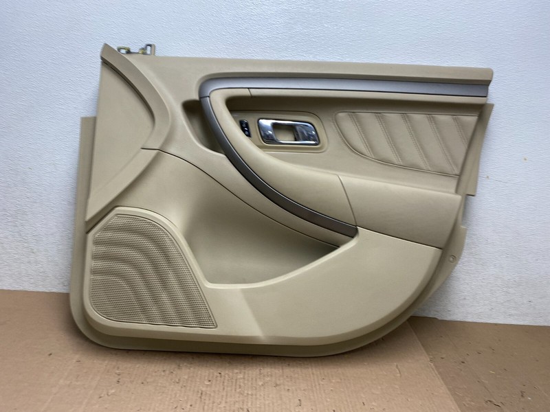 2013 to 2019 Ford Taurus Front Right Passenger Side Interior Door Panel J8121 DG