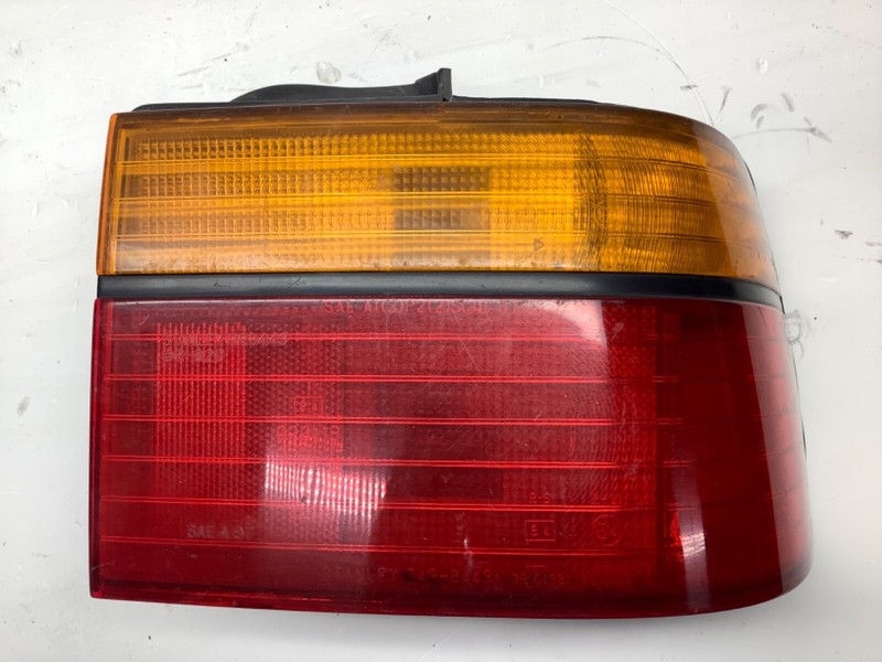 90-91 Honda Accord 2+4D Right Rear Tail Light Signal Turn Brake Lamp Lens OEM