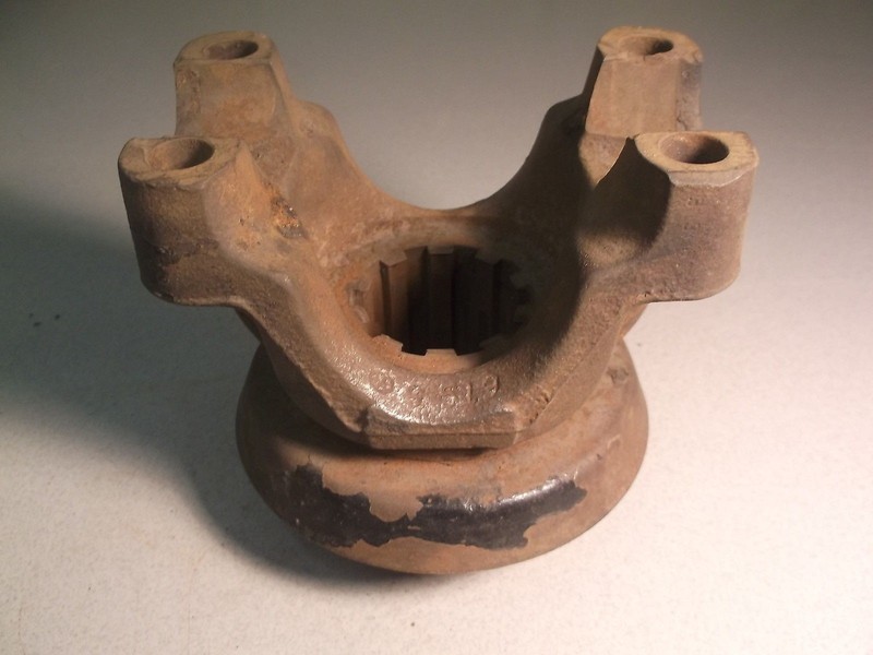 DANA Spicer 9519 Heavy Duty Pinion Yoke *FREE SHIPPING*
