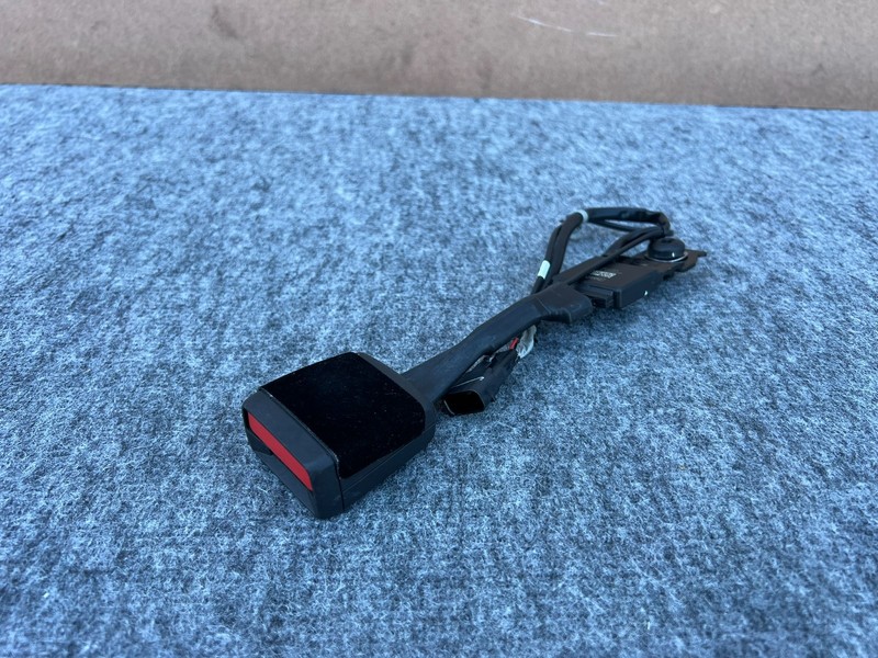 FORD MUSTANG MACH-E 2021-2025 OEM FRONT RIGHT PASSENGER SEAT BUCKLE ASSY (BLACK)
