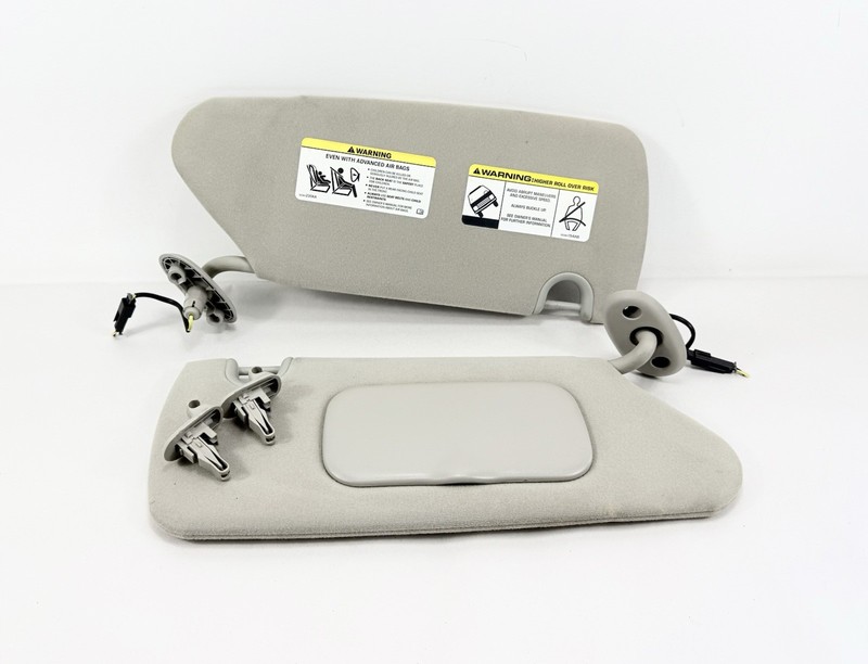 2004-2009 Dodge Durango Chrysler Aspen Sun Visor Cloth Lighted Pair L & R OEM