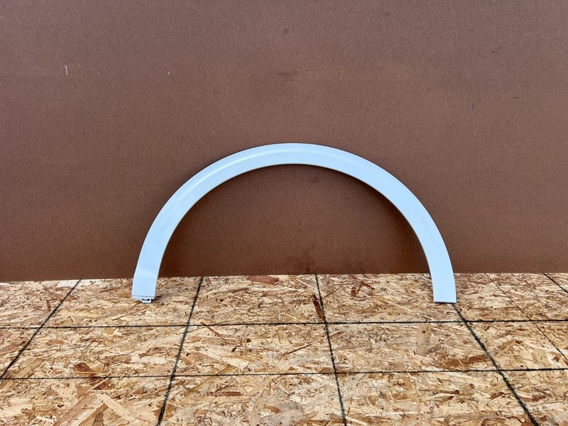 GENESIS GV70 2022-2026 OEM FRONT RIGHT PASSENGER FENDER FLARE MOLDING WHITE UYH