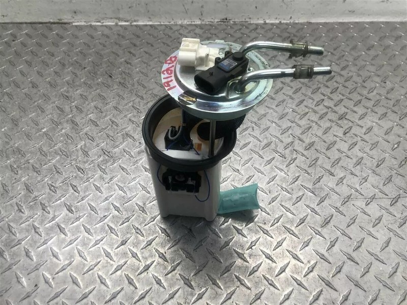 2002-2003 CHEVROLET AVALANCHE 1500 FUEL GAS PUMP ASSEMBLY OEM 19180099