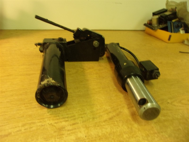 Manual Cylinder Unknown Brand 8" Cylinder Ram *FREE SHIPPING*