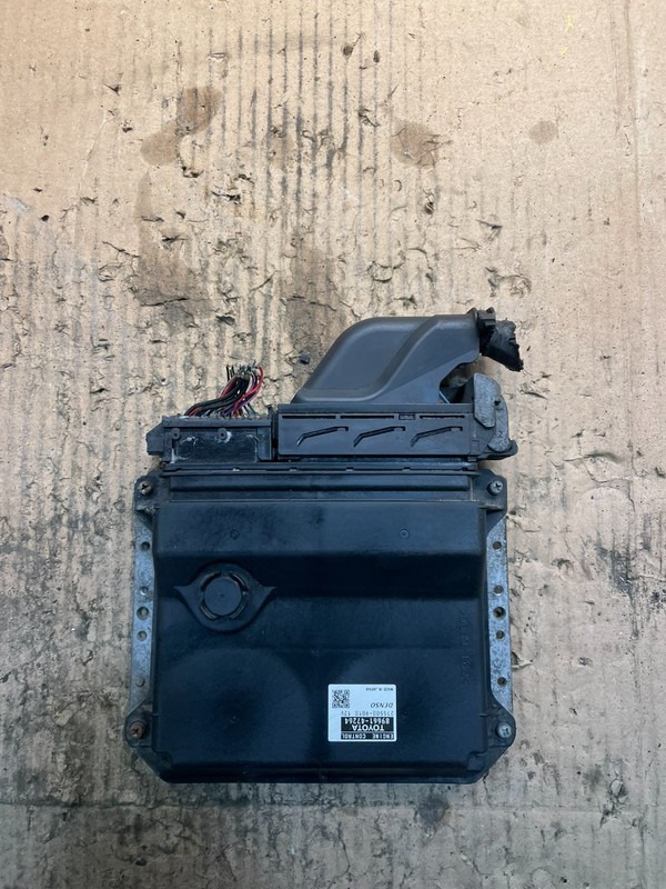 Toyota Computer Module ECM 89661-47264 V2279 PS