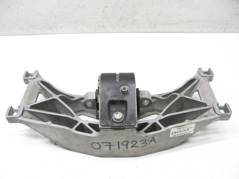13-14 JAGUAR X250 XF 3.0 AUTOMATIC TRANSMISSION CROSSMEMBER MOUNT OEM 071923A