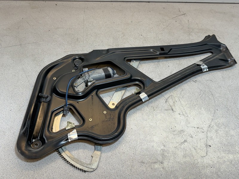 02-06 Mercedes Dodge Sprinter T1N Front Right Passenger SideWindow Regulator