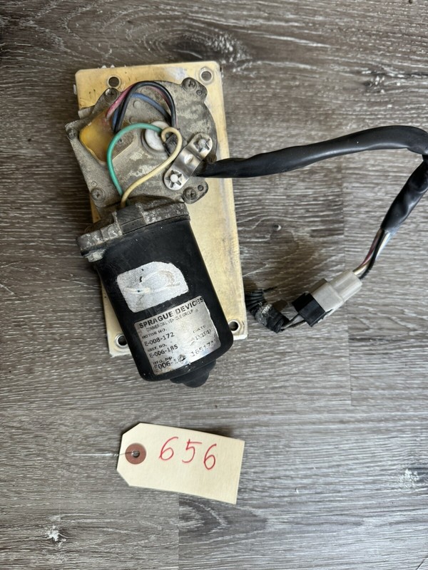 Peterbilt 379 Windshield Wiper Motor - Used | P/N E008172