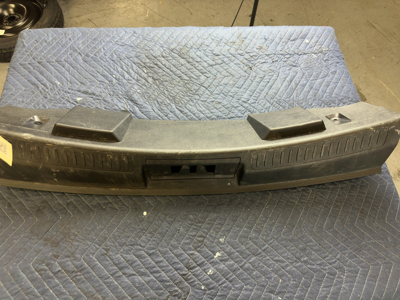 Used Oem Lincoln Rear Tailgate Liftgate Trunk End Sill Plate 2020-2025 Corsair