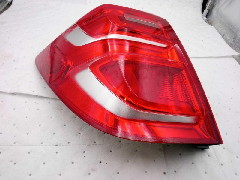 2016 Chevrolet Equinox Left Tail Light Assembly Gold OEM 10901 87K Miles
