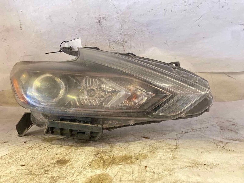 Headlamp Assembly NISSAN ALTIMA Right 16 17 18