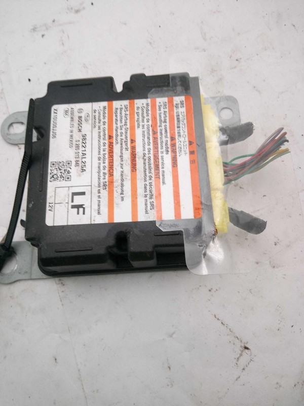 Used Air Bag Module fits: 2018 Subaru Legacy Air Bag under console Sedan Grade B