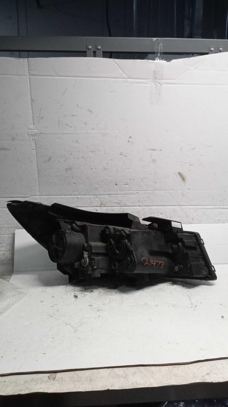 2017 KIA Sedona Left Headlight Assembly OEM White 86000 Miles NJ25-21473-527812