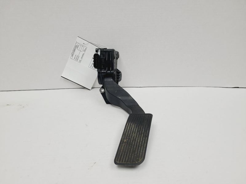 Accelerator Gas Pedal fits SILVRDO15 564763