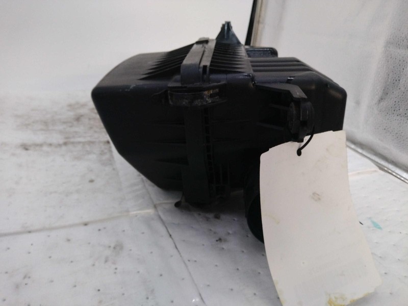 Used Air Cleaner Assembly fits: 2013 Hyundai Elantra 1.8L Sdn California emissio