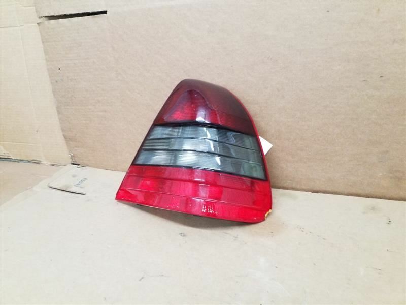 Passenger Tail Light 202 Type C280 Fits 98-00 MERCEDES C-CLASS 238635