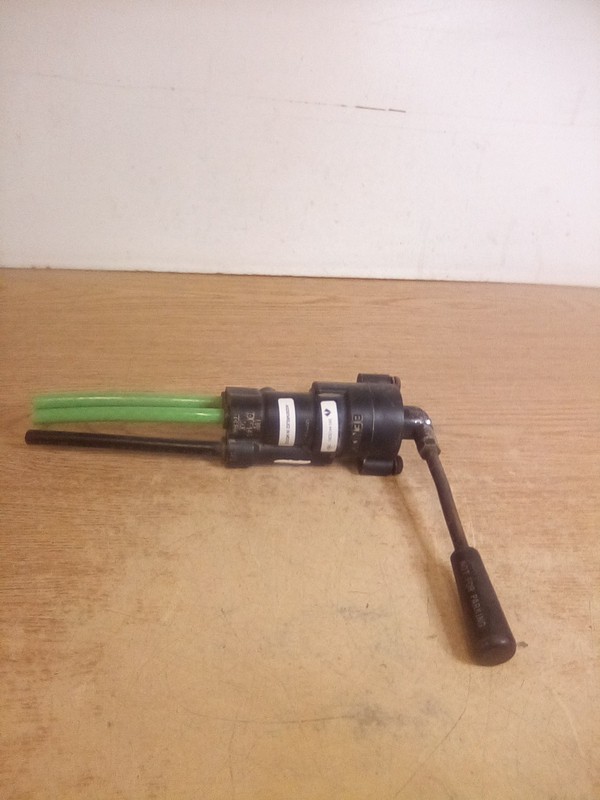 International 9200 Bendix 2014415C91 Trailer Brake Valve