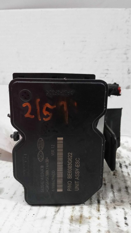 2016 Hyundai Veloster ABS Hydraulic Assembly OEM 589202V480 83K Miles