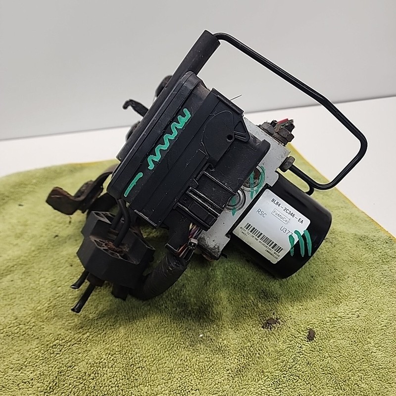 8L842C346EA | 2008 Ford Escape Anti-Lock ABS Brake Pump W/o Hybrid OE AT