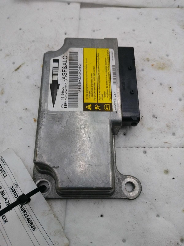 Used Air Bag Module fits: 2006 Chevrolet Trailblazer Air Bag below console w/o r