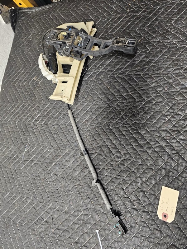 2012 - 2018 FORD FOCUS REAR RIGHT DOOR LATCH LOCK ACTUATOR OEM