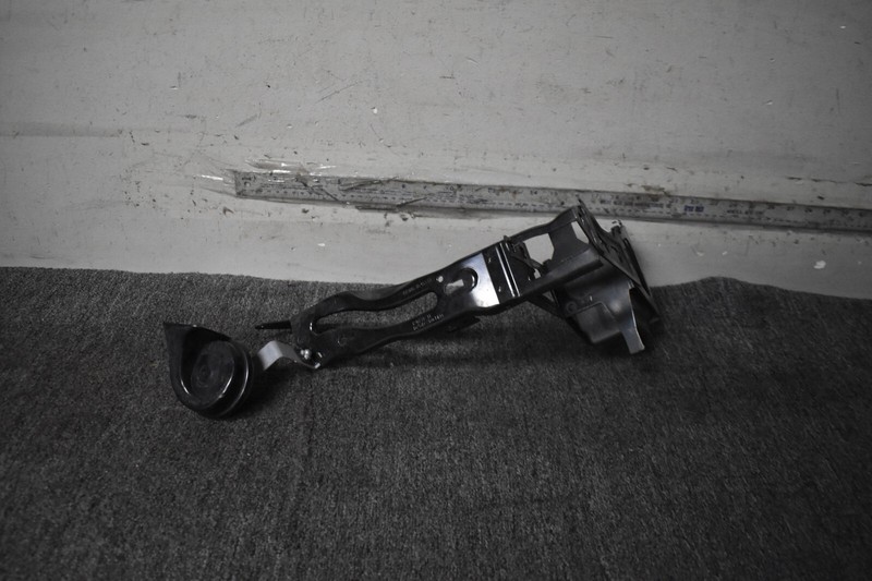 2012-2018 BMW F23 LEFT RADIATOR BRACKET FACTORY OEM