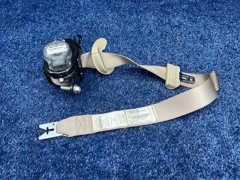 2011–2013 Kia Sorento Front Right Seat Belt Retractor OEM 88820-1U700UP
