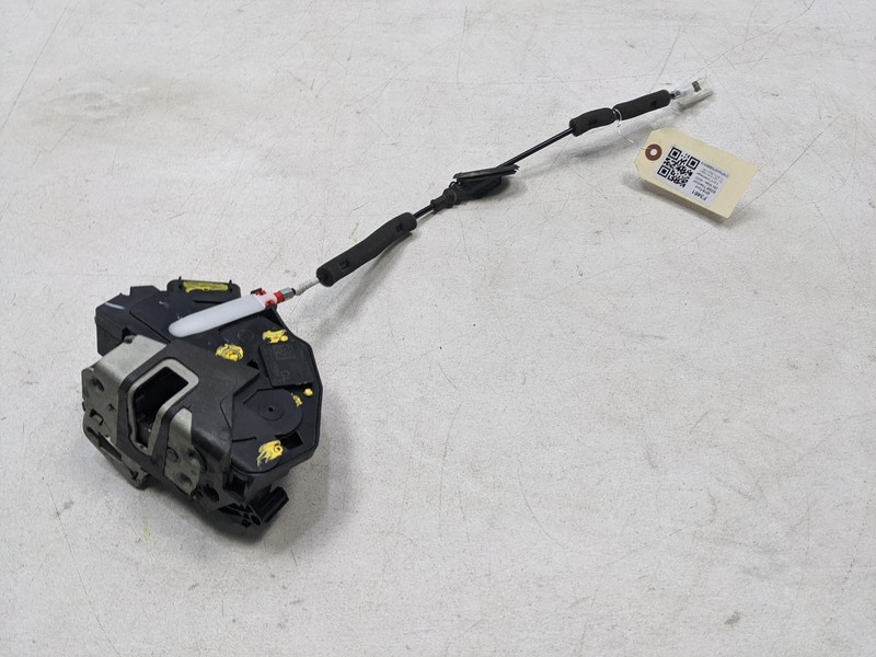 Front Right Door Lock Latch 2019 Ford EDGE FT4Z-5821812-D 2015 - 2020 2021 2022