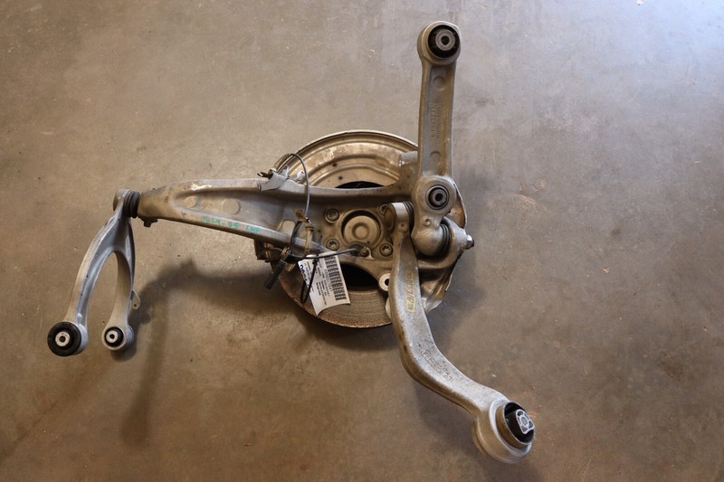 2017-2020 BMW 540I G30 RWD FRONT LEFT SPINDLE KNUCKLE WHEEL HUB W/ ARMS OEM