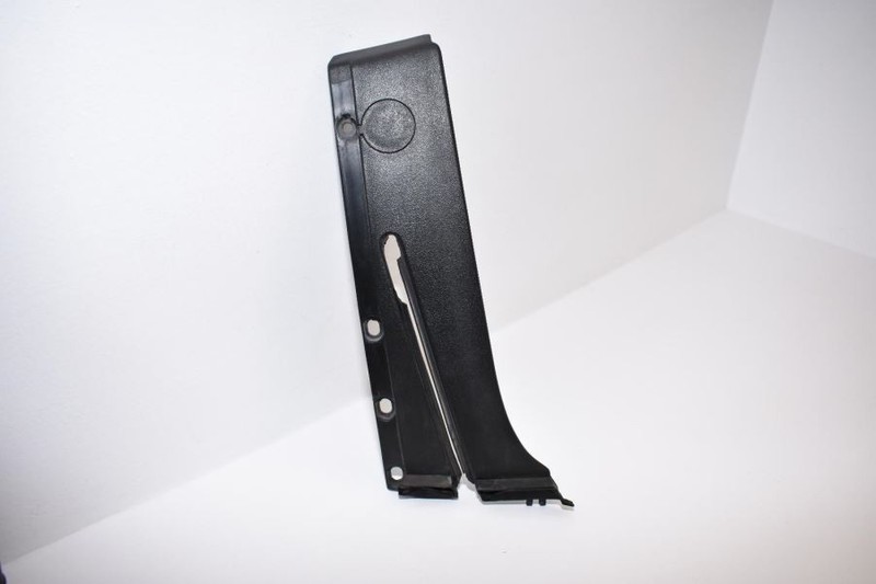 1990-1992 NISSAN 300ZX VG30D Z32 NON TURBO RIGHT DOOR EXTERIOR WINDOW TRACK OEM