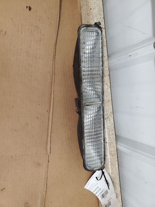 Driver Left Corner/Park Light Park Lamp-turn Signal Fits 76 BUICK 283388