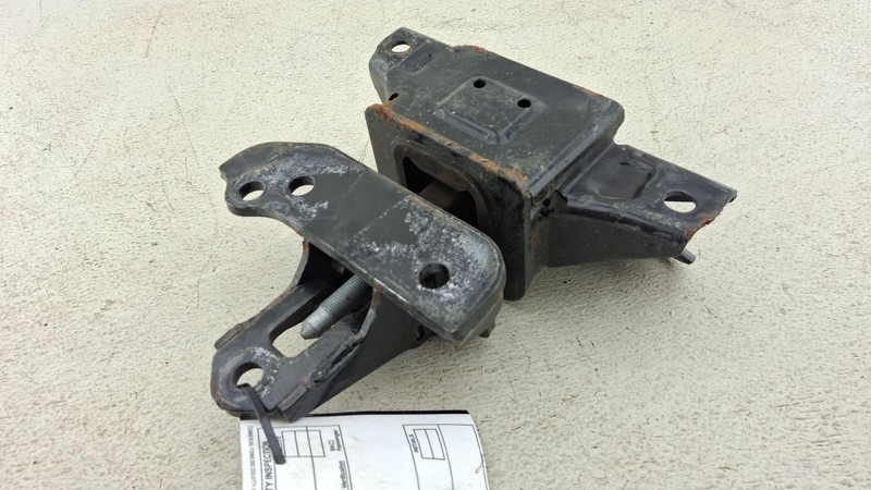 2020 - 2025 KIA SOUL 2.0L TRANSMISSION LEFT SIDE MOUNT SUPPORT BRACKET OEM