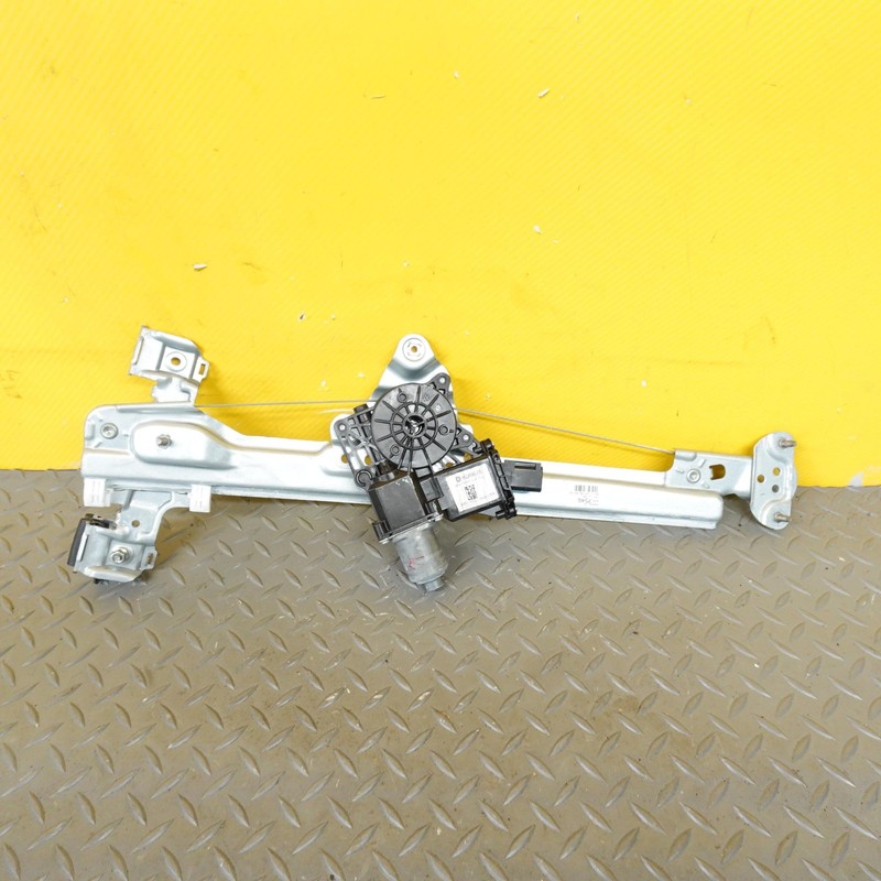 2020-2025 BUICK ENCORE GX FRONT LEFT DOOR WINDOW REGULATOR & MOTOR OEM 42748833