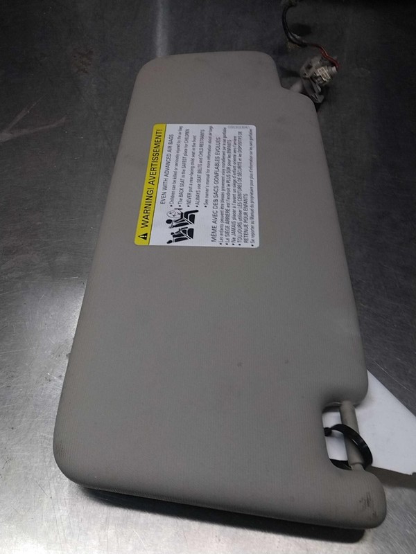 Used Right Sun Visor fits: 2015 Volkswagen Golf Htbk illuminated R. Right Grade