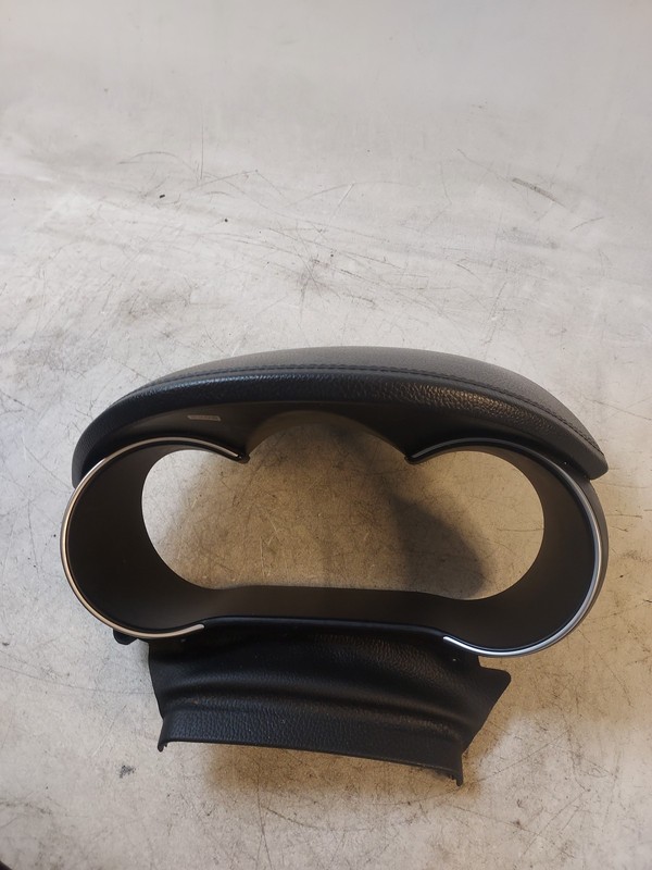 2014-2015 Kia Sorento Speedometer Trim Bezel Cover 84830-1U205 OEM leather