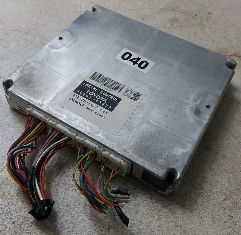 2004 2005 Toyota Prius Engine Control Unit Module ECU ECM89661-47072