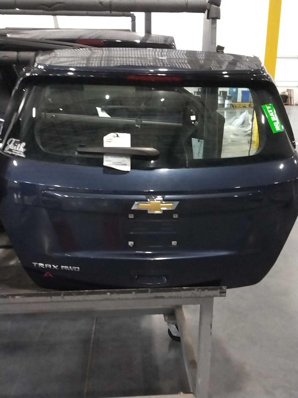 Used Deck Lid fits: 2018 Chevrolet Trax solar tint opt AKP w/rear view camera op