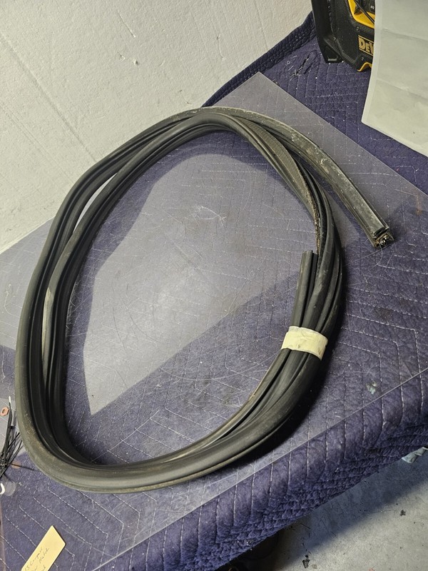 07-16 Jeep Compass Rear Trunk Tailgate Body Weatherstrip Seal