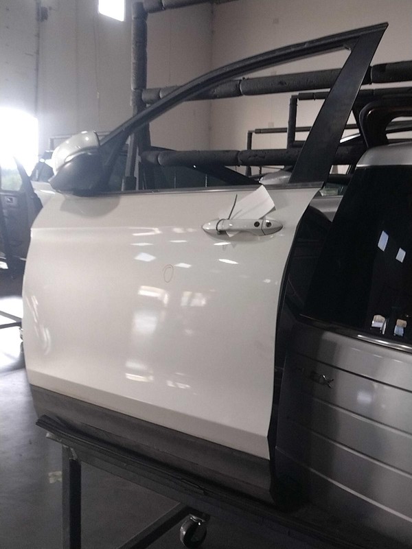 2020 Honda Pilot Left Front Door White 584311 Used 124K Miles OEM