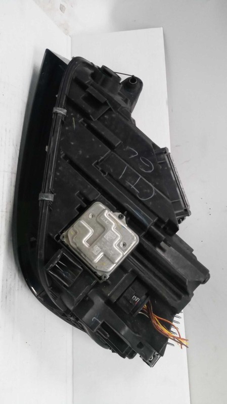 Used Right Headlight Assembly fits: 2018 Audi Q5 xenon Right Grade A