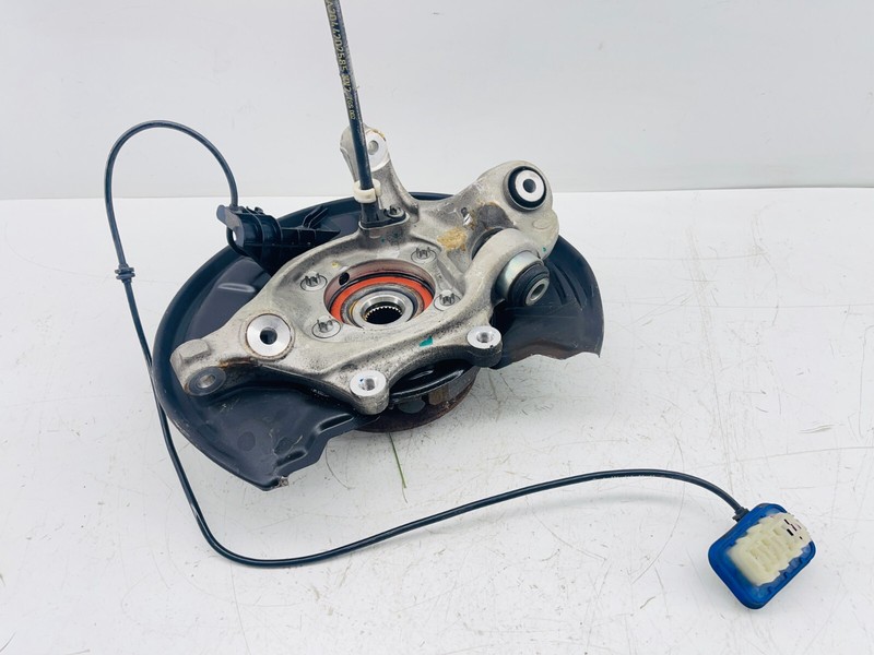 07-14 MERCEDES C250 W204Rear Left Side Spindle Knuckle Hub OEM
