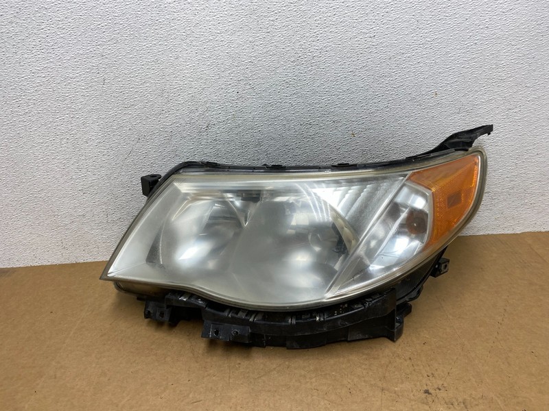 2009-2013 Subaru Forester Left Driver LH Halogen Headlight AE3007 DW