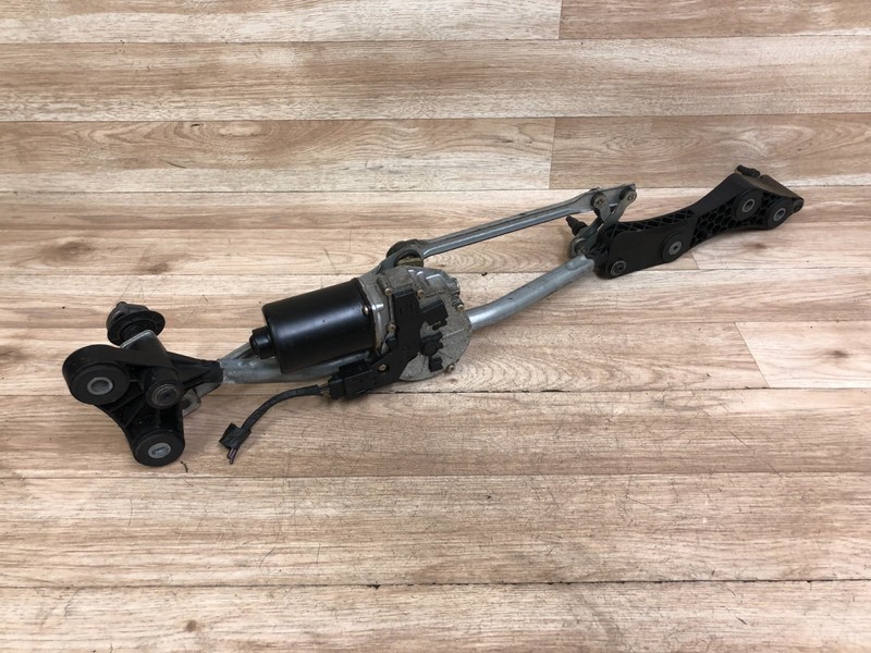 BMW E60 E63 E64 528 535 545 M5 645 650 OEM FRONT WINDSHIELD WIPER WITH MOTOR 2