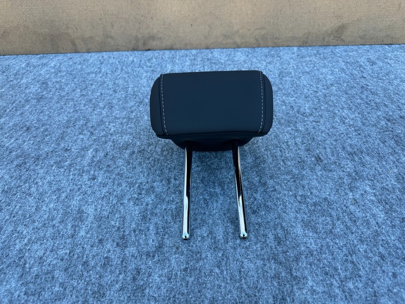 FORD BRONCO SPORT 2021-2024 OEM REAR SEAT CENTER HEADREST ASSEMBLY (BLACK)