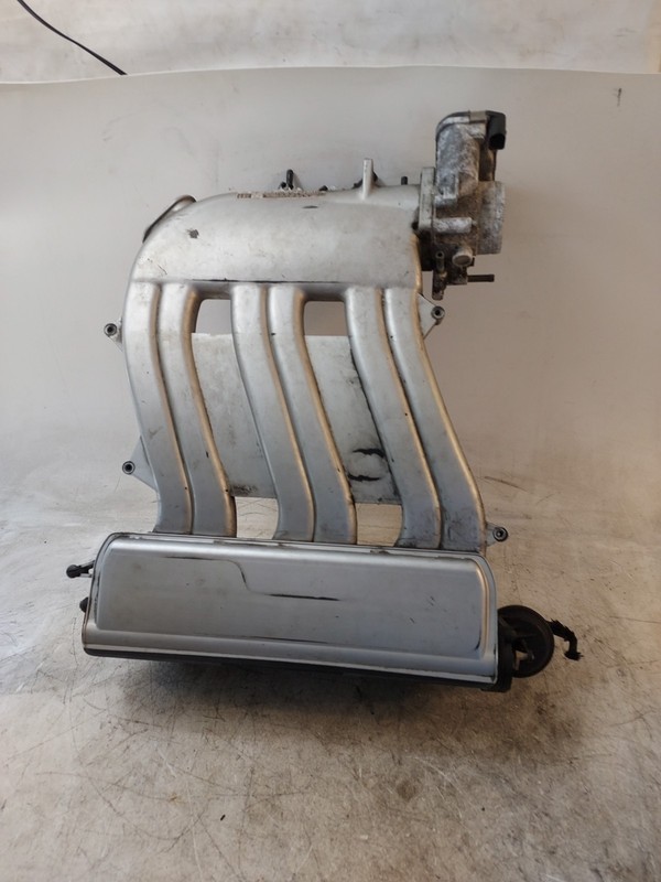 1999 Volkswagen VW MK4 2.8L Upper Intake Manifold 021133203A oem w throttle body